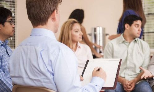 2021年職業(yè)選擇 心理咨詢證書與健康管理證書的深度對比與決策指南